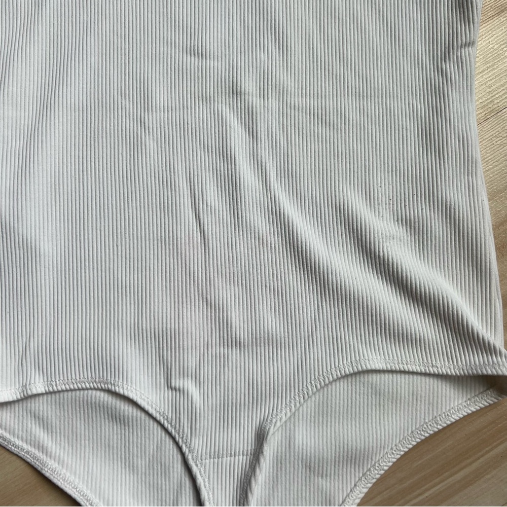 A&F Ribbed Tank Top Bodysuit - Picture 3 of 4